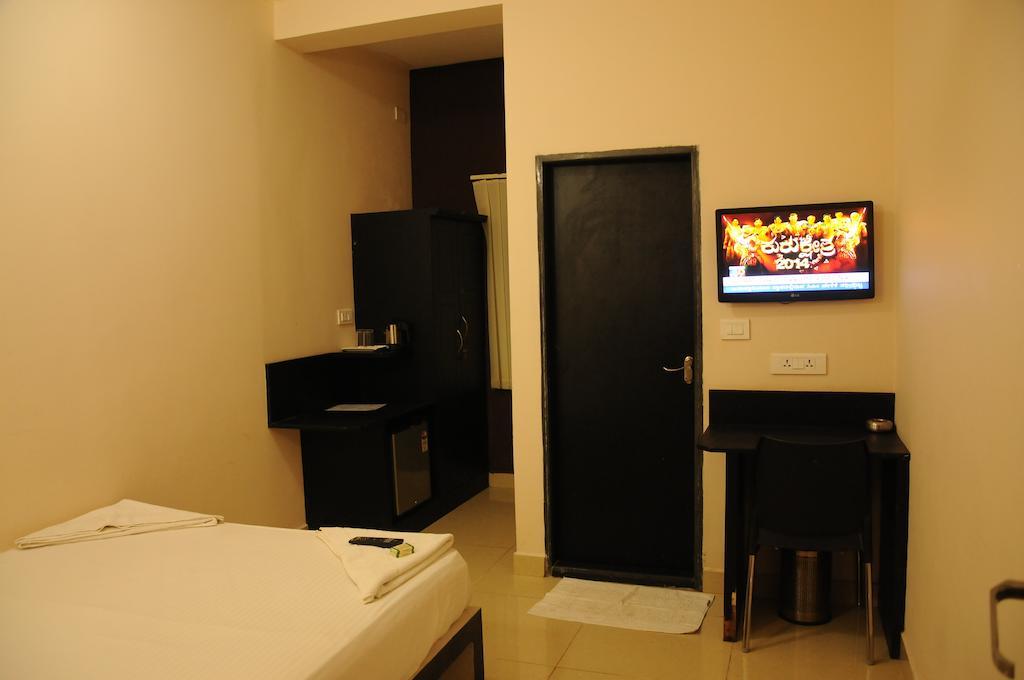 Hotel Sri Krishna Residency Udupi Phòng bức ảnh